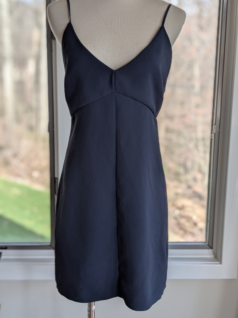 Wilfred Aritzia Navy V-Neck Fitted Slip Mini Minimalist Dress Sz 6 - Picture 3 of 7